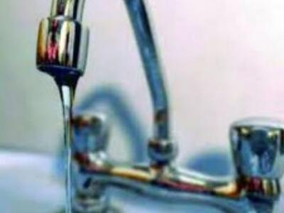 Πάτρα: Σταγόνες ... λασπόνερου βγαίνουν ...