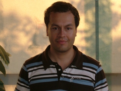 Ο οικονομολόγος Χρήστος Φαφούτης με τον ...