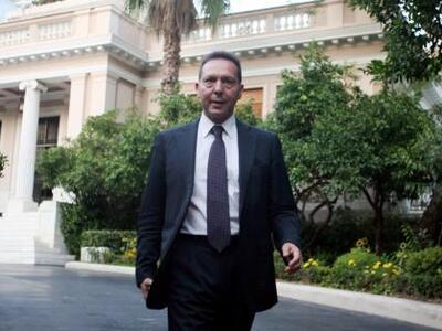 Στουρνάρας: Το πρόγραμμα πάει μια χαρά -...