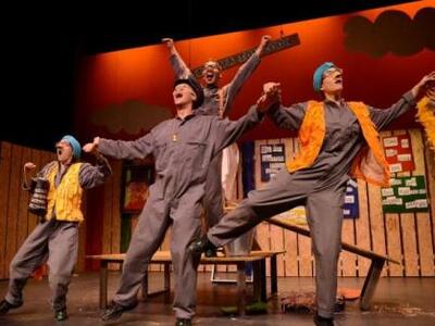 Ειδική παράσταση της "Φάρμας των ζώ...