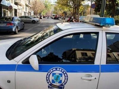 O υπάλληλος του σούπερ μάρκετ ακινητοποί...