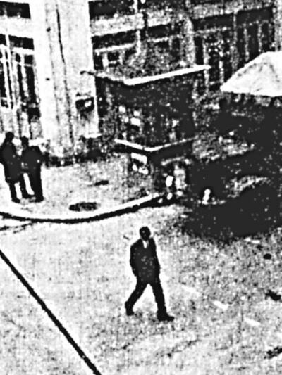 Γούναρη και Μαιζώνος (βορειοανατολική γωνία) εκεί που ήταν τα χαλιά "Ανατόλια"