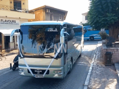 Ναύπακτος: 19 λεωφορεία συνόδευσαν τον γ...