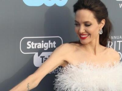 Η Αντζελίνα Τζολί οριστικοποιεί το διαζύ...