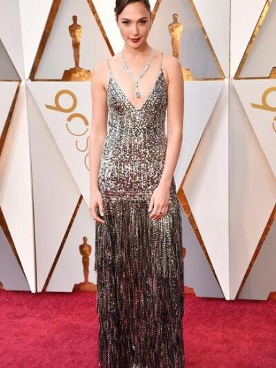 ΓΚΑΛ ΓΚΑΝΤΟ ΜΕ GIVENCHY