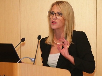 Ρ. Δούρου για την έκρηξη έξω από τον ναό...