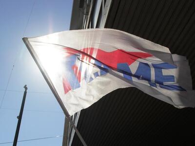 Πάτρα: Στο πλευρό του καθηγητή με αναπηρ...