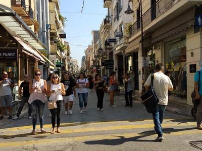Πάτρα: Μετά τον αγιασμό, βόλτα στον πεζό...