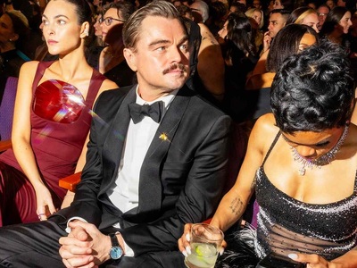 Το Χόλιγουντ «δείχνει» μουστάκια και γέν...