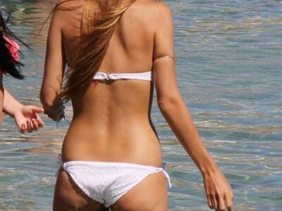 Σε ποια κούκλα Ελληνίδα ανήκει αυτό το κορμί;