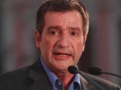 Τα «χαρτιά» του Καμίνη καθυστέρησαν 3 λε...