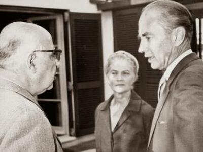 Με ποιους ήταν συνυποψήφιος o Σεφέρης γι...