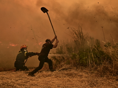 Πυρκαγιά στον Άγιο Στέφανο στη περιοχή Δ...