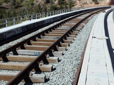 «Χειρόφρενο» σε τρένα και προαστιακό σήμερα