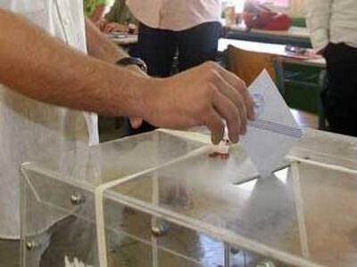 Public Issue: Προβάδισμα της ΝΔ με 30,5%...