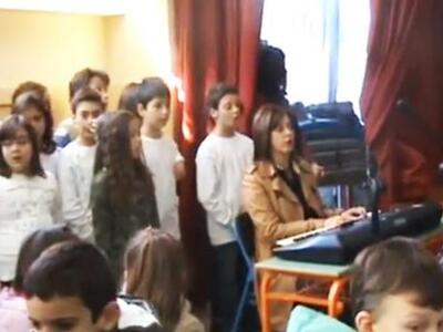 Πάτρα: Τραγούδησαν και απήγγειλαν για το...