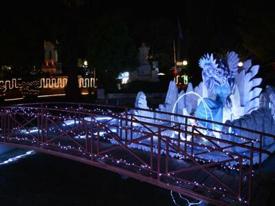 Κλέβει καρδιές το “Πάρκο των Χριστουγένν...