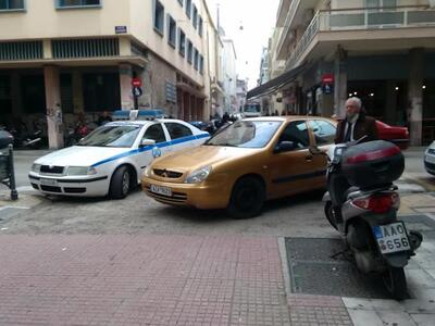 Λήστευαν με ψεύτικο όπλο για 7,5 ευρώ φο...