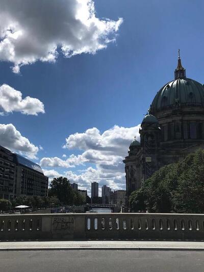 2. Σ’ αυτό το σημείο δεν έβρισκες γωνίτσ...