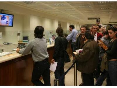 ΕΚΠΟΙΖΩ: Χέρι στις καταθέσεις βάζουν οι Τράπεζες
