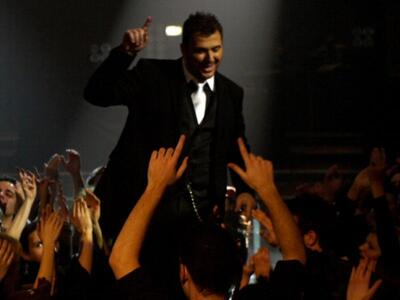 Θα τραγουδήσει για το πριγκιπικό ζευγάρι ο Ρέμος