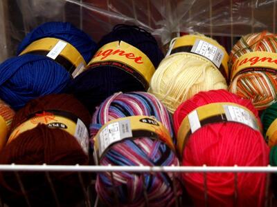 Οι άνδρες που φοράνε κοστούμι, γραβάτα κ...