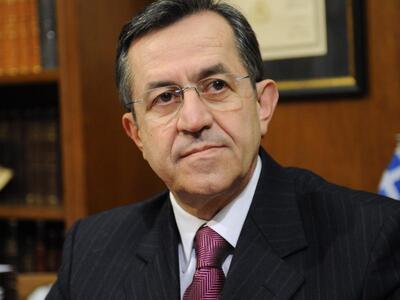 Νίκος Νικολόπουλος: «Η πανστρατιά της νί...