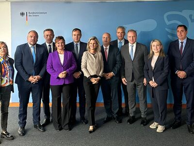 Χριστίνα Αλεξοπούλου: Συναντήσεις στην Κ...