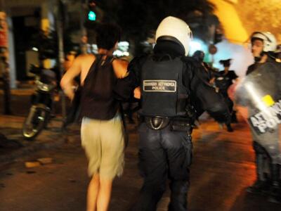 Άγριο ξυλοδαρμό από αστυνομικούς καταγγέ...