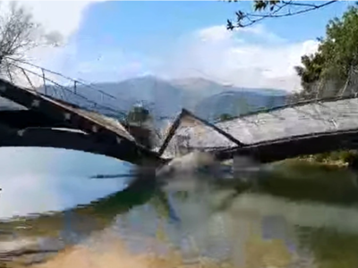 Άρτα: Κατέρρευσε ξύλινη γέφυρα σε πάρκο -ΒΙΝΤΕΟ