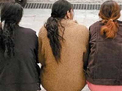 Πάτρα: Γέμισαν τις...μπλούζες με προιόντ...