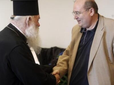 Ιερά Σύνοδος εναντίον Νίκου Φίλη- Με οργ...