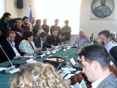Πάτρα: Με πούλμαν οι δημοτικοί σύμβουλοι...