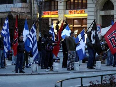 Χρυσαυγίτες εξυμνούν Χίτλερ και Μουσολίν...