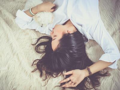 Πόσο επηρεάζει η πανσέληνος τον ύπνο;