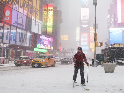 Σφοδρή χιονοκαταιγίδα και πολικές θερμοκ...
