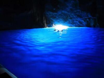 Ένα ελληνικό σπήλαιο στα πιο εντυπωσιακά...