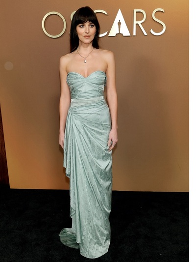 Nτακότα Τζόνσον με Valentino