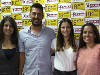 Η Όλγα με τους καθηγητές της: (από αριστ...