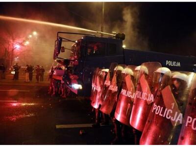 Σοβαρές ταραχές στην Βαρσοβία σε διαδήλω...