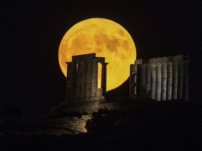 Οι μαγευτικές εικόνες από «το φεγγάρι του Οξύρρυγχου»-ΦΩΤΟ