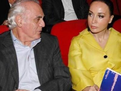 Ο Τσοχατζόπουλος και η Σταμάτη στη φυλακ...