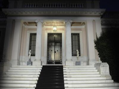 Εκλογές αν συνεχίσουν να μας πιέζουν για...