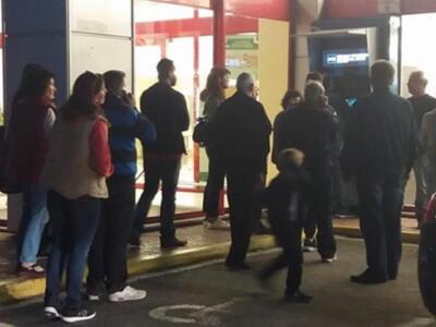 Ουρές α λα... capital controls έξω από τ...