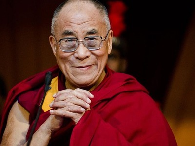 Ο Δαλάι Λάμα παρουσιάζει το πρώτο του «μ...