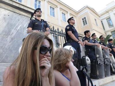 Στις 11:00 με 11:30 θα βγει η απόφαση το...