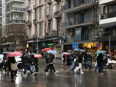 Καιρός: Αλλαγή σκηνικού με βροχές, πτώση...