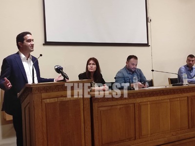 Κατρίνης από Πάτρα: "Τα κόκκινα δάν...