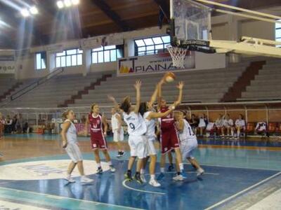 Ο Απόλλωνας διέλυσε το γυναικείο τμήμα