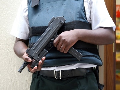 Ολλανδία: Εκκενώθηκε αεροδρόμιο -Συνελήφ...